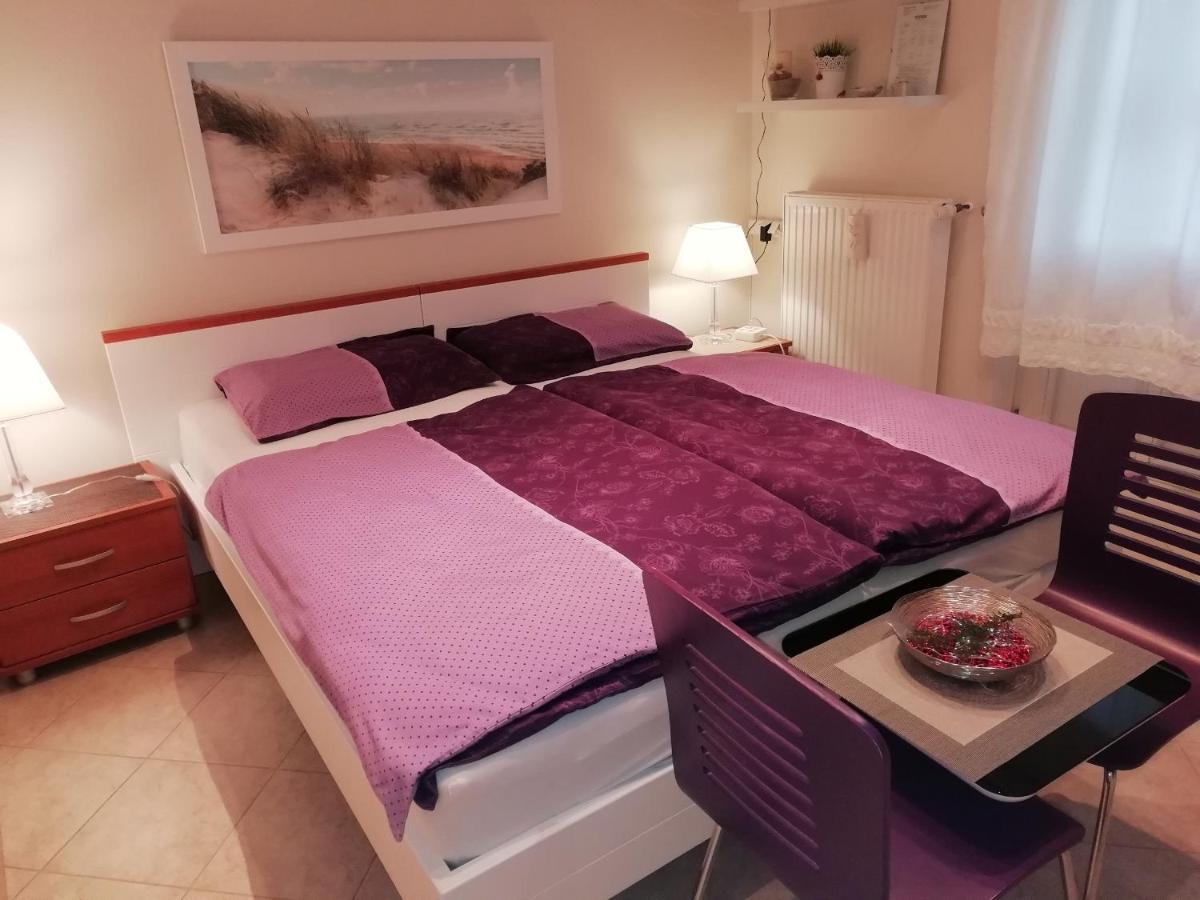 Room Sarah Fiume Kültér fotó